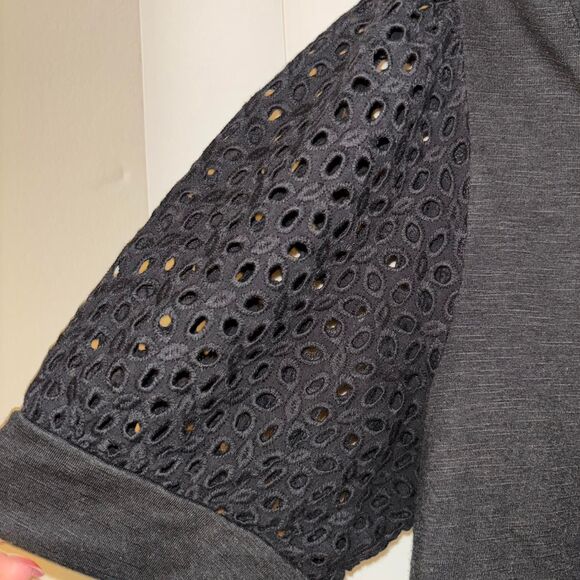 Brand New Black t-shirt with unique sleeve style - Picture 3 of 3